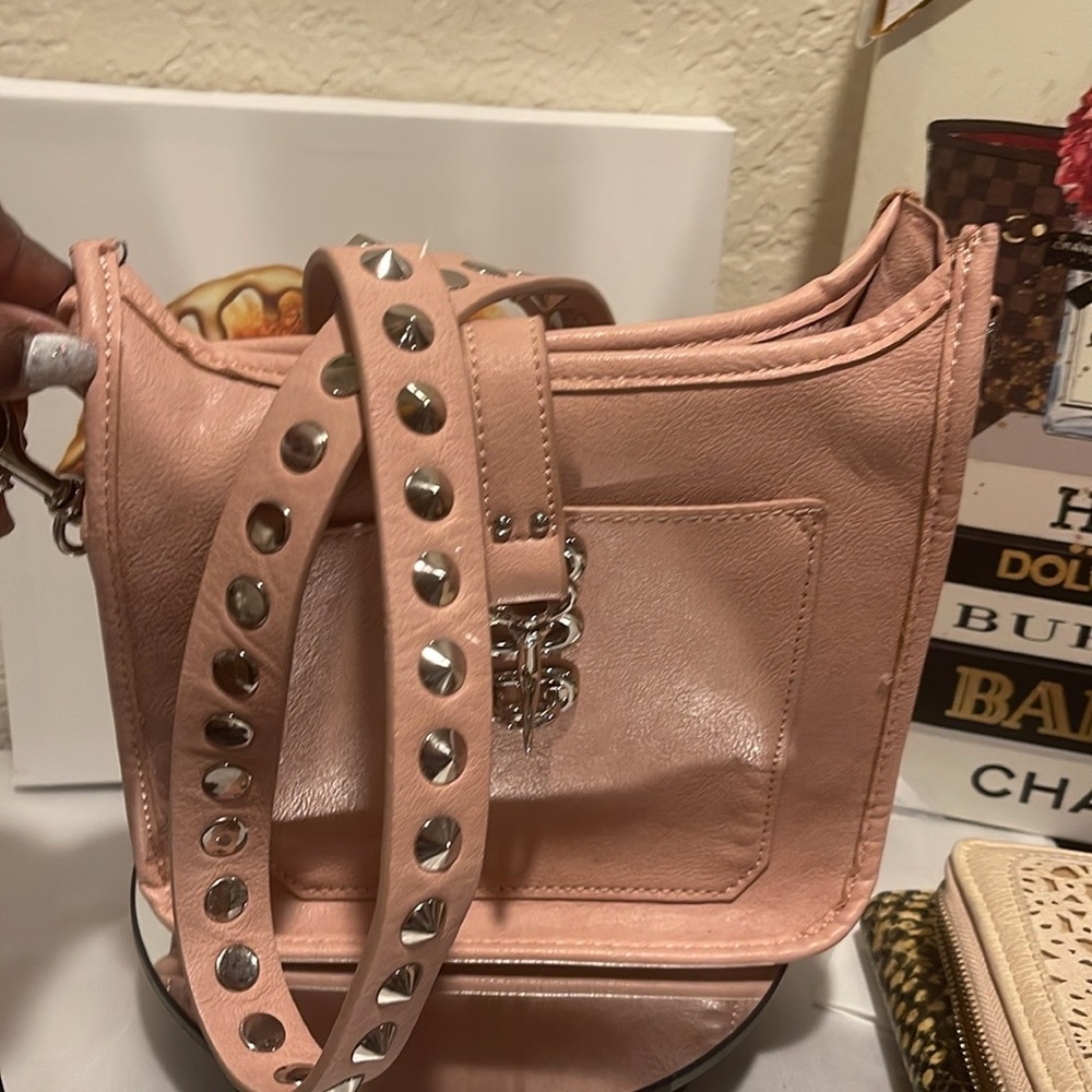 NWT NWOT EUC FASHION BAGS PICK 1 BAG or WALLET $25 per bag/clutch per wallet. - Picture 11 of 17
